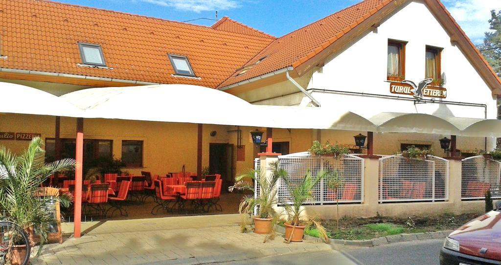 Turul Etterem Es Panzio Hotel Kaposvar Exterior photo